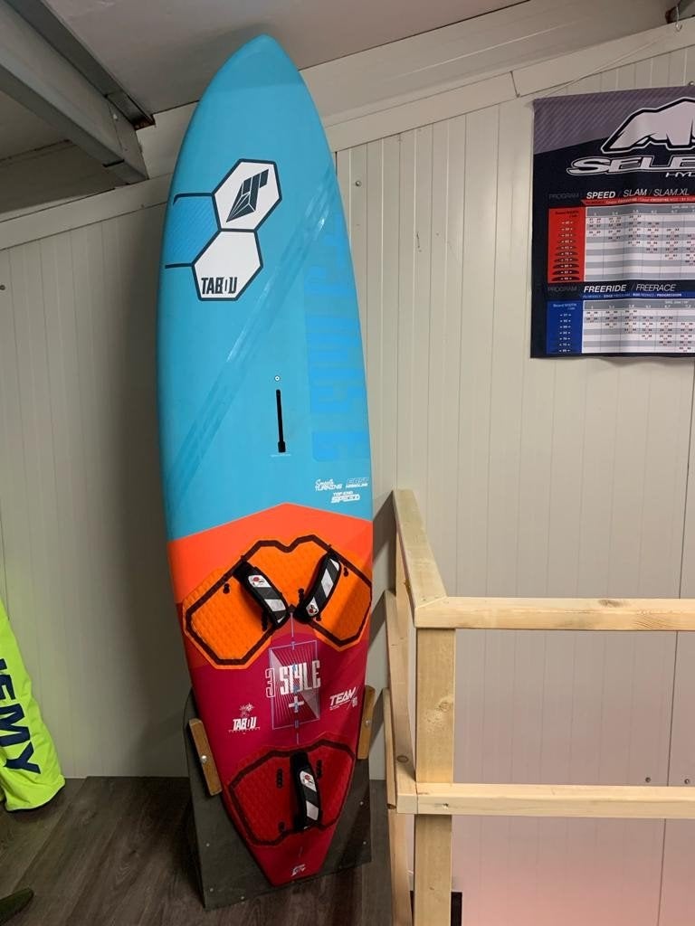 Tabou3s+95l Windsurfplank - Zo goed als nieuw, Watersport en Boten, Windsurfen, Verzenden, Zo goed als nieuw, Plank
