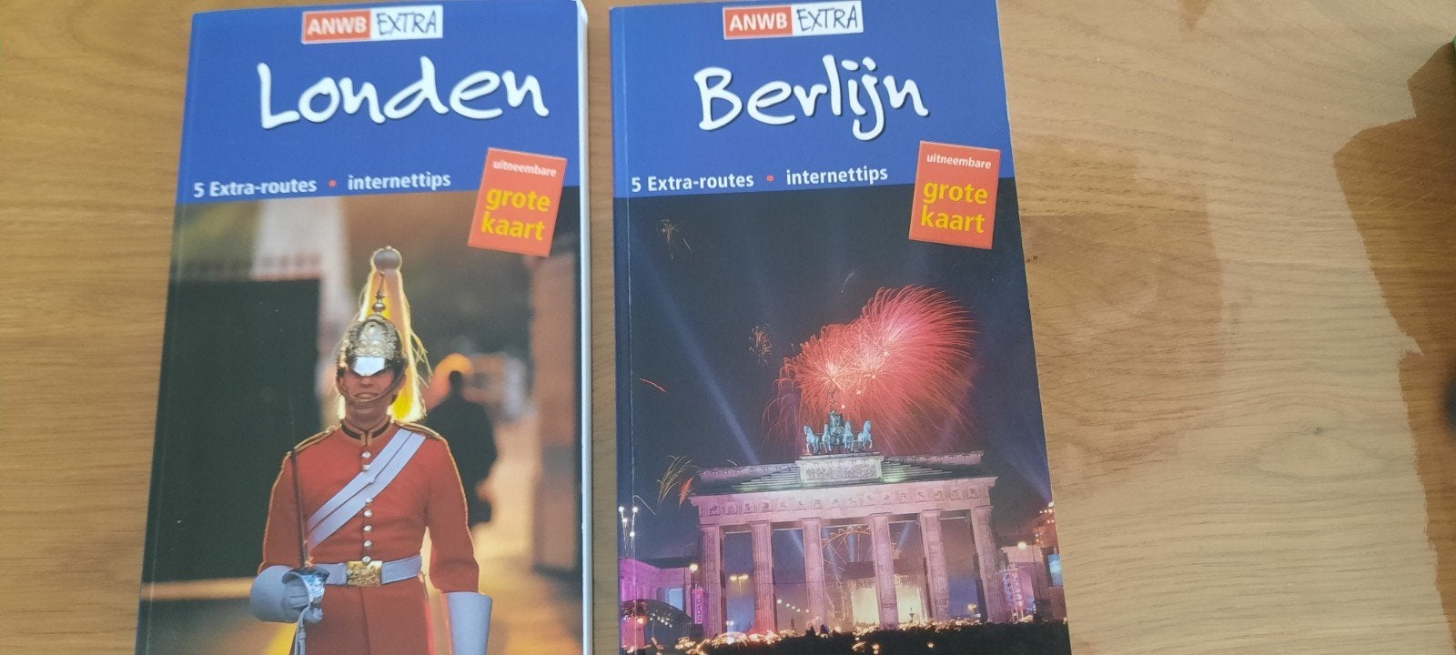 ANWB Extra BERLIJN en ANWB Extra LONDEN reisgids per stuk, Europa, Ophalen of Verzenden, Zo goed als nieuw, Reisgids of -boek