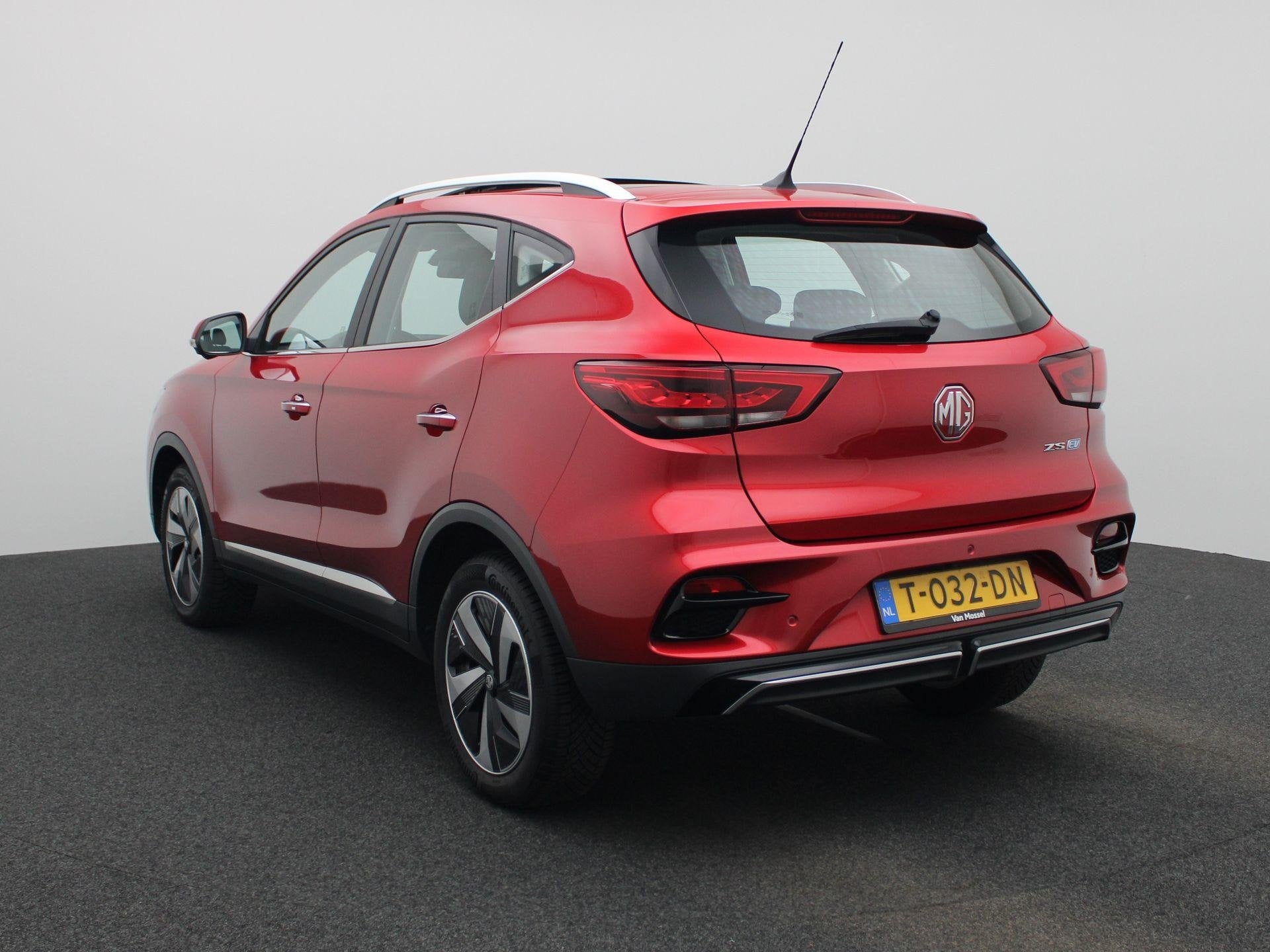 MG ZS EV Long Range Luxury 70 kWh All-Season banden | Leder, Auto's, 12 maanden, Gebruikt, ZS, Origineel Nederlands