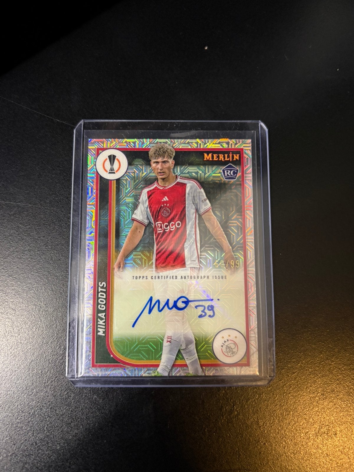 Topps UCC merlin 23-24 Mika Godts /99 rookie auograph, Ophalen of Verzenden, Nieuw, Plaatje