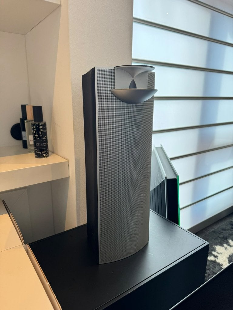 Beolab 7.4 luidspreker (gebruikssporen) B&O Bang en Olufsen, Gebruikt, Info@bang-olufsen.dk, Bang & Olufsen, Bang & Olufsen Alle 1 / DK-7600 Struer / Denmark