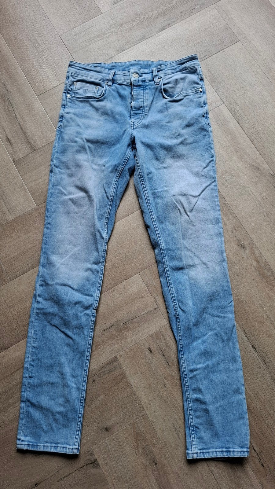 Daily Aesthetikz Jeans W31/L34 - Lichtblauw Slim Fit, Blauw, Overige jeansmaten, Ophalen of Verzenden, Zo goed als nieuw