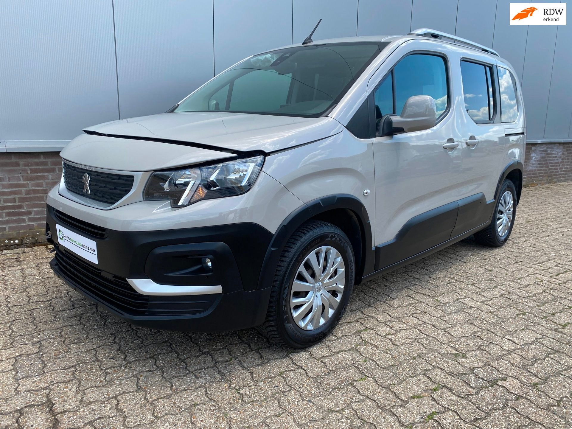 Peugeot Rifter 1.2 Puretech Active Apple Carplay/Android Aut, Auto diversen, 1199 cc, Beige, Handgeschakeld, Benzine