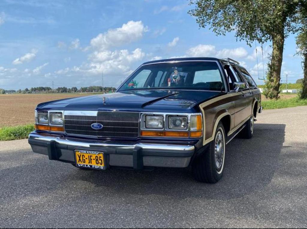 Ford LTD Crown Victoria Country Squire, Auto's, Automaat, 5000 cc, Blauw, Metallic lak