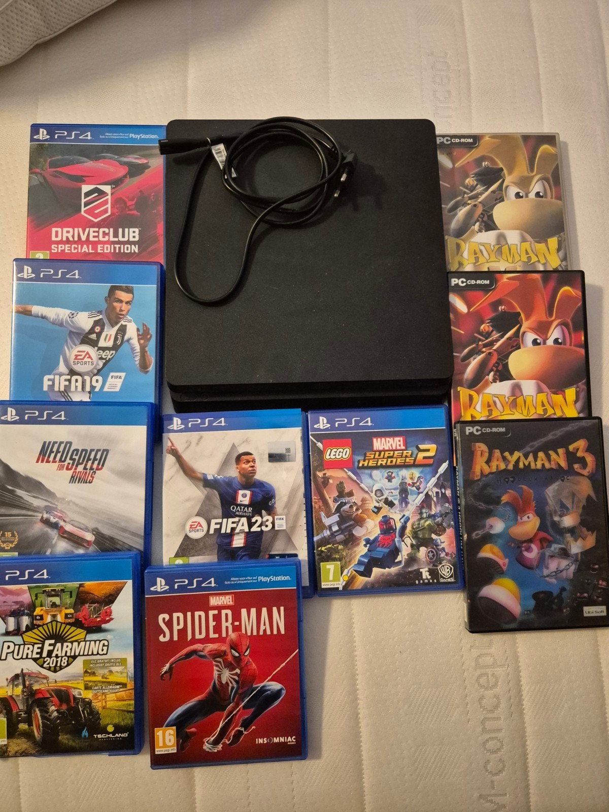 playstation 4 Slim (CUH-2216A), Ophalen, Zonder controller, Slim, 500 GB
