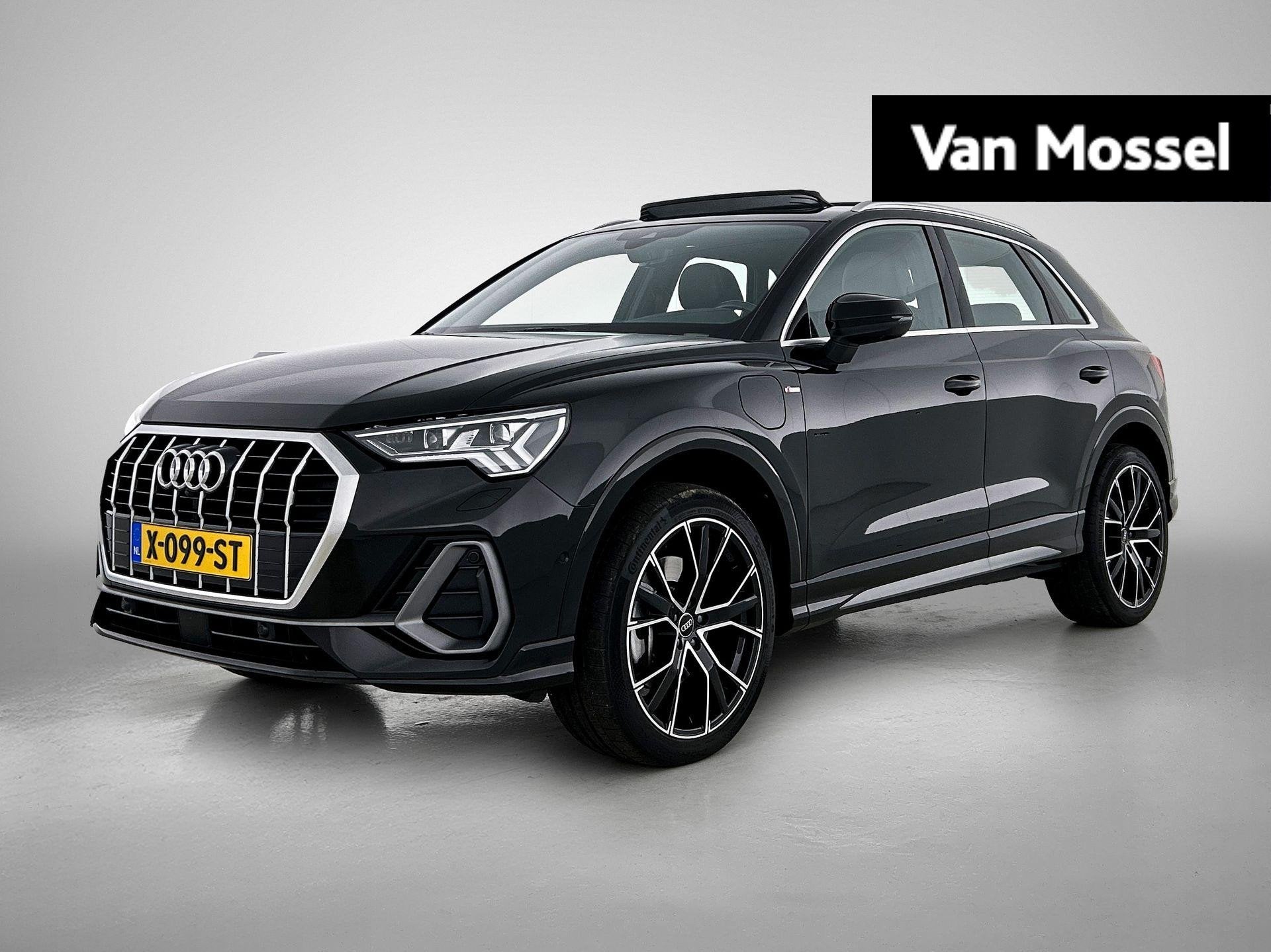 Audi Q3 45 TFSI e S edition Automaat | Navigatie | Panorama