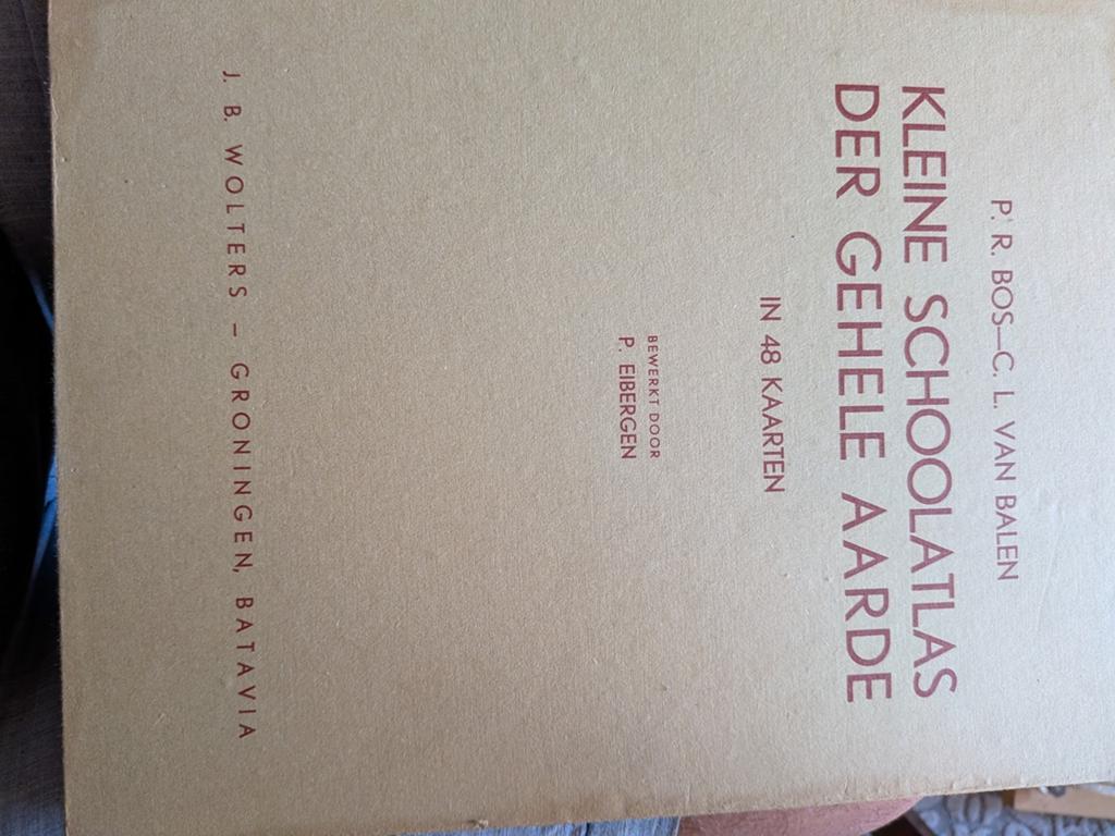Oude schoolatlas: Kleine Schoolatlas der Gehele Aarde, Ophalen