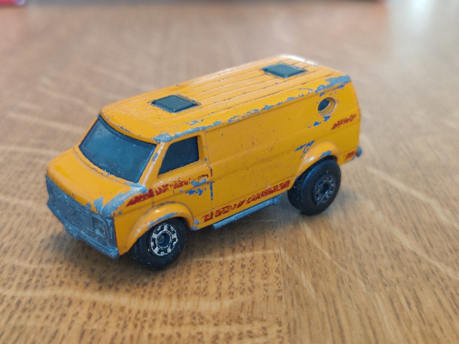 Matchbox Chevy Van ORANJE, Ophalen of Verzenden, Zo goed als nieuw, Auto