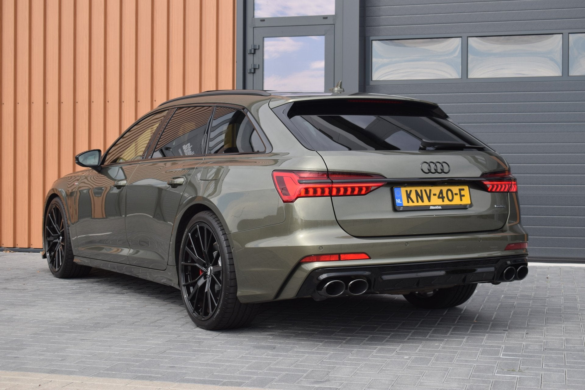 Audi A6 Avant 55 TFSI e Quattro S-edition Competition Pano |, Auto's, 14 kWh, Gebruikt, 4 cilinders, Leder