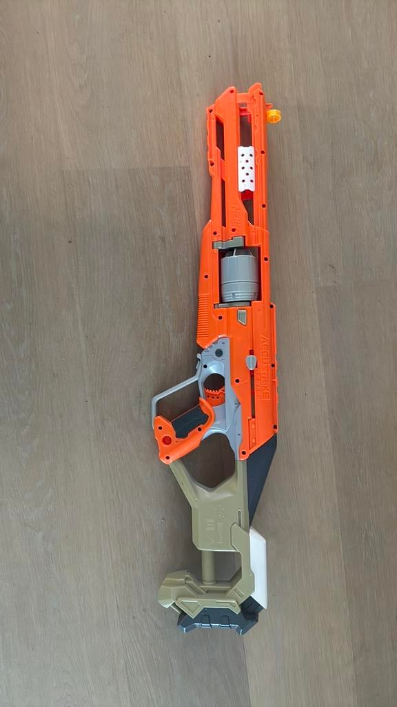 Nerf accustrike, Kinderen en Baby's, Speelgoed | Buiten | Actiespeelgoed, Ophalen of Verzenden, Gebruikt