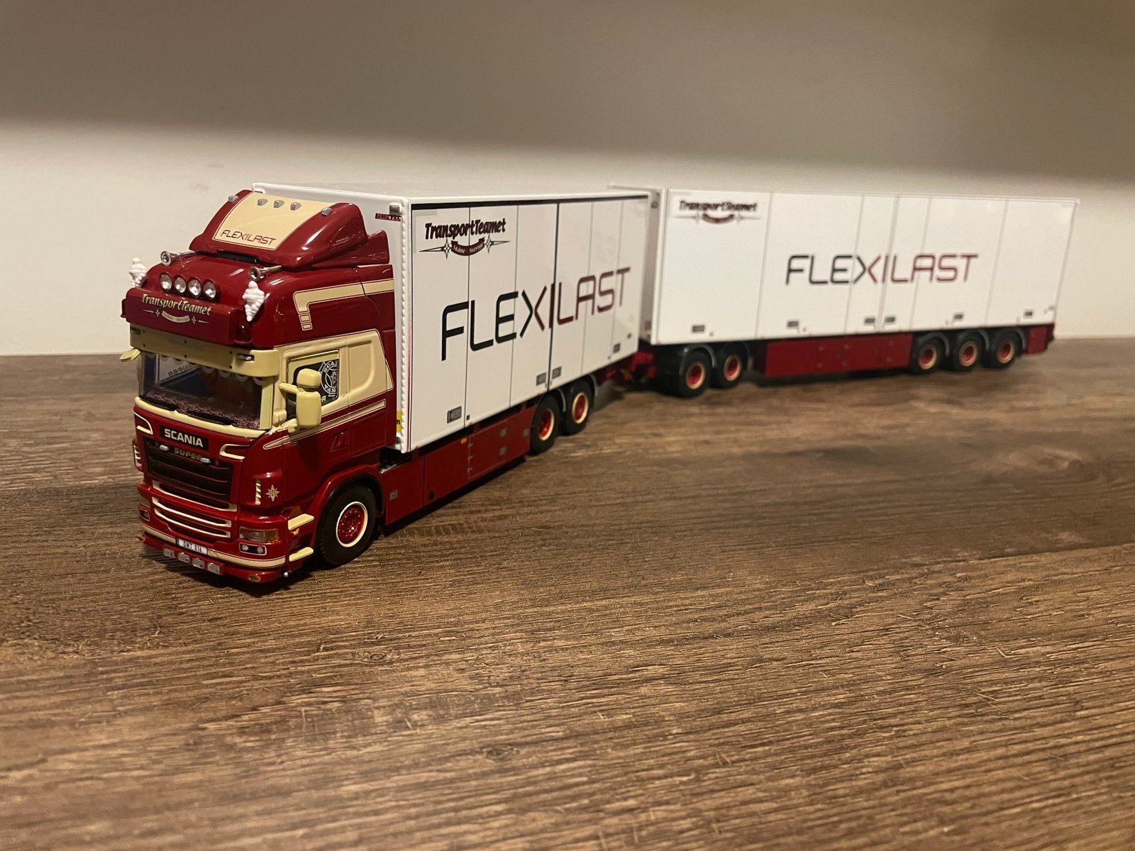 WSI Scania LZV Transportteamet, Hobby en Vrije tijd, Modelauto's | 1:50, Ophalen of Verzenden, Nieuw, Bus of Vrachtwagen, Wsi