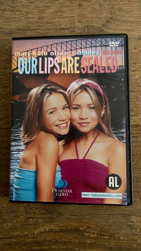 Dvd Our Lips Are Sealed, Alle leeftijden, Ophalen of Verzenden, Zo goed als nieuw, Romantische komedie