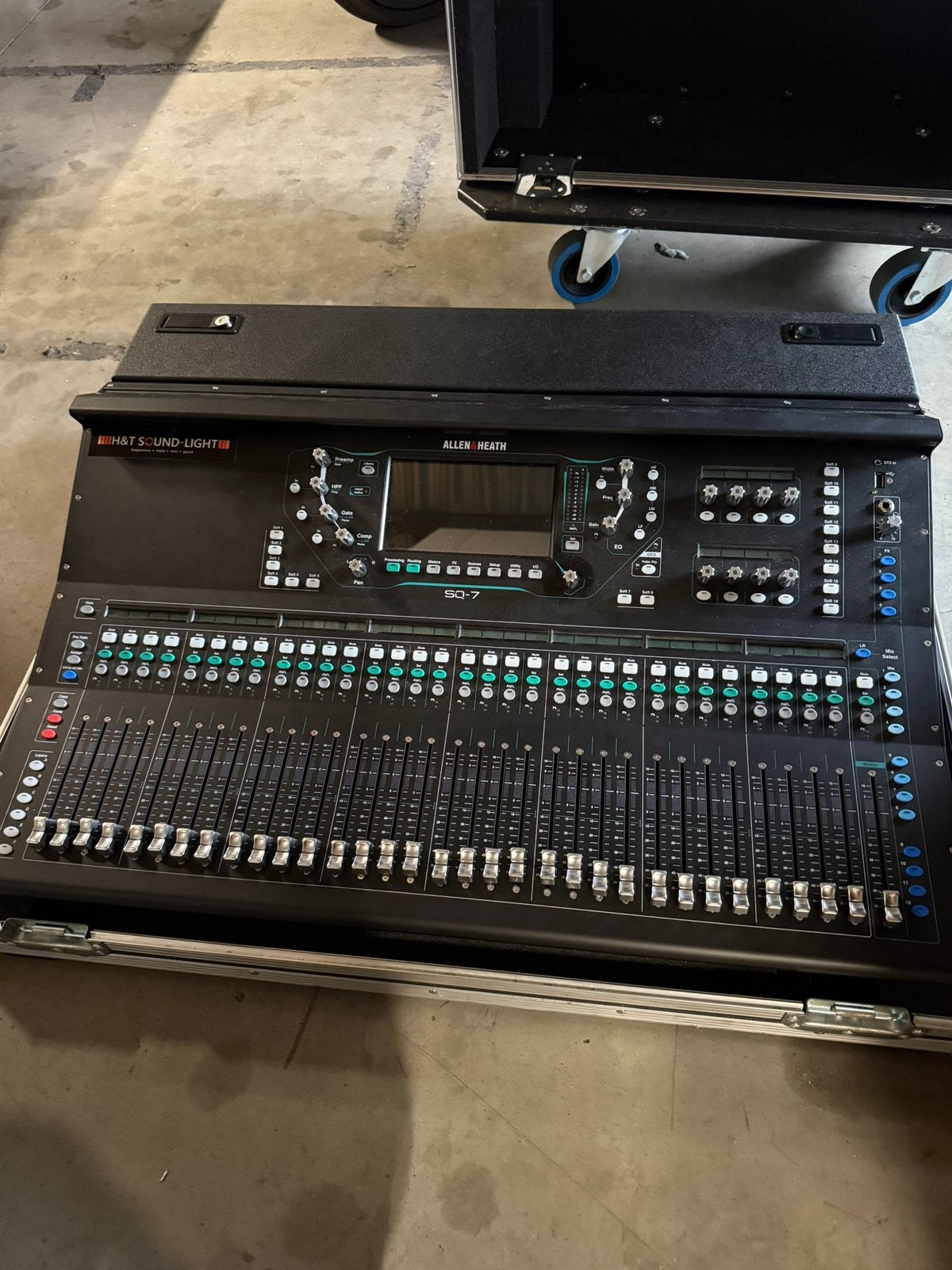 Allen en heath sq7, Muziek en Instrumenten, Ophalen, Zo goed als nieuw, 20 kanalen of meer