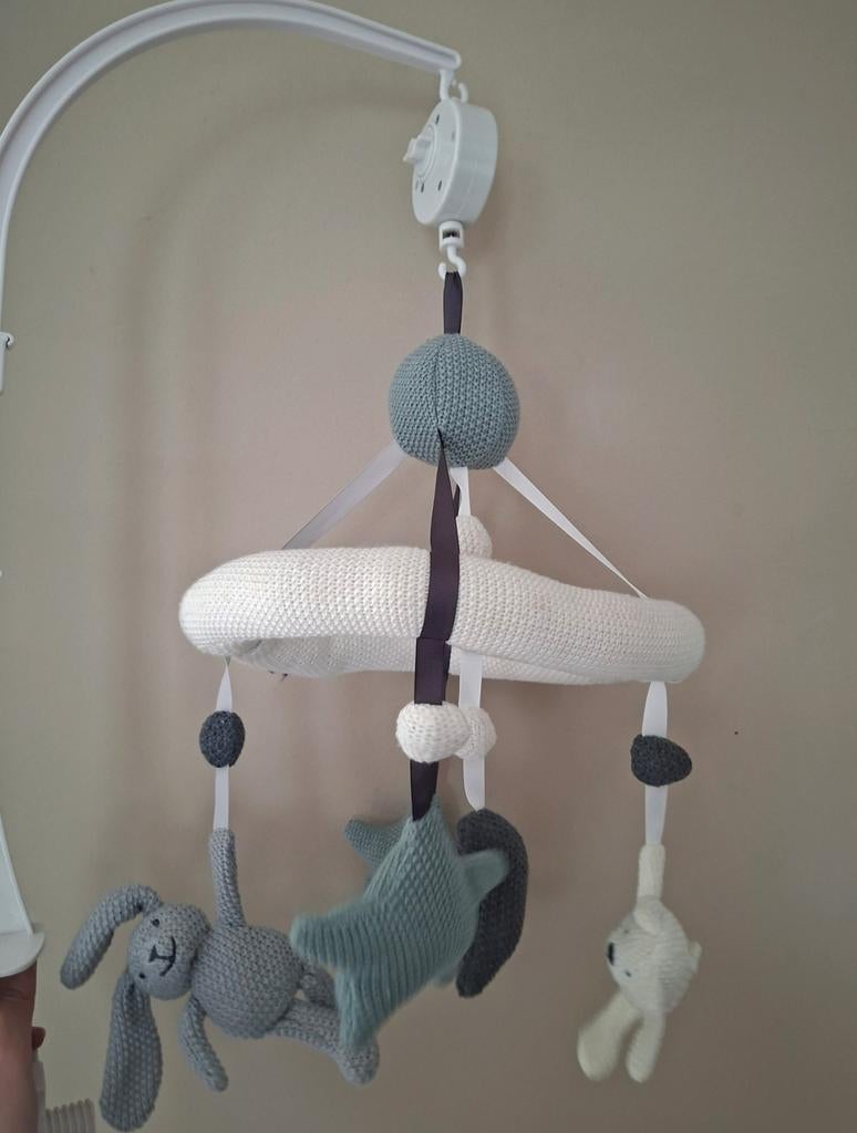 Babymobiel inclusief muziekdoos, Ophalen