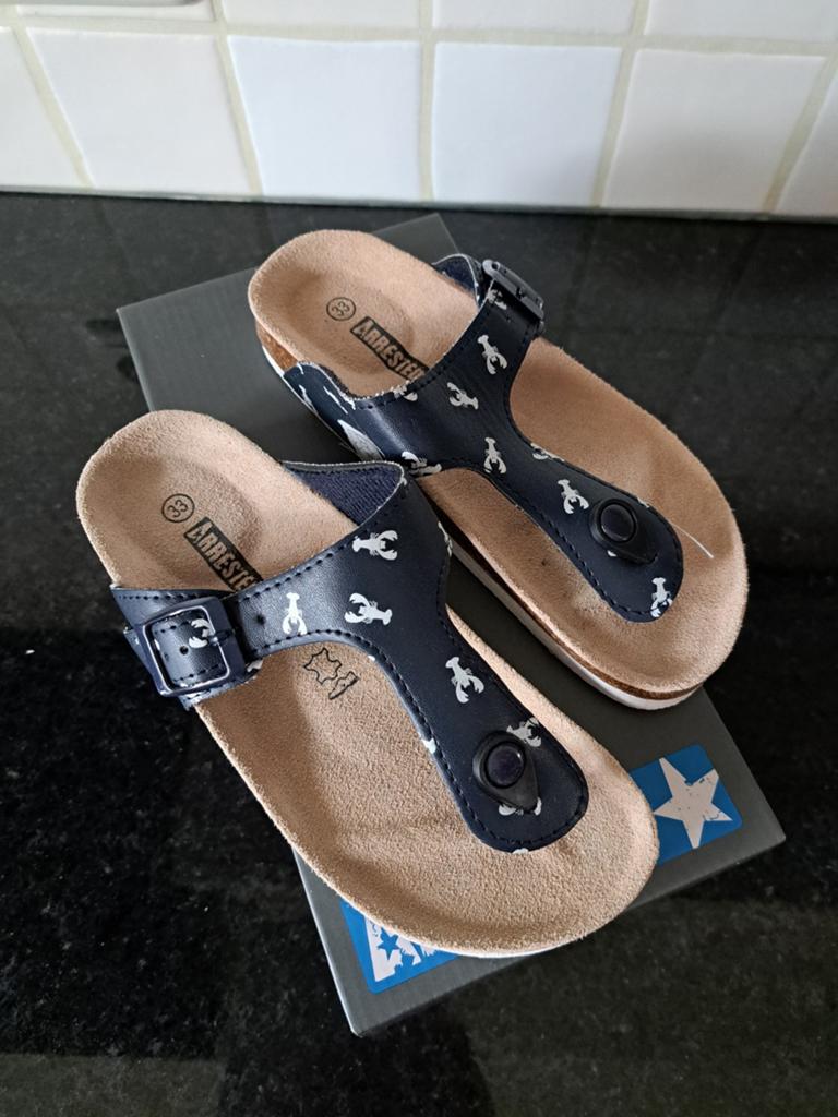Nieuw: Blauwe maat 33 jongens teenslippers, Kinderen en Baby's, Kinderkleding | Schoenen en Sokken, Overige typen, Nieuw, Ophalen of Verzenden