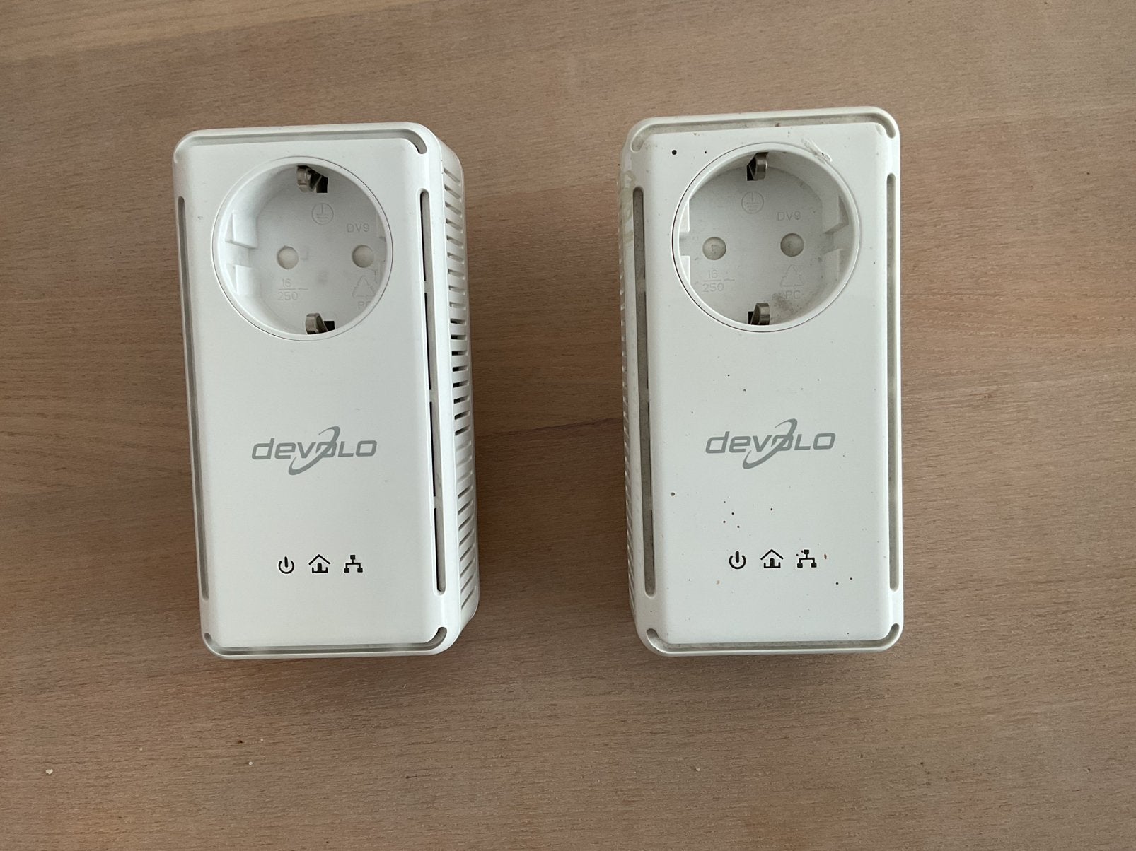 Devolo dlan 200 AV plus powerline adapter 2 stuks 10 euro, Computers en Software, Powerlines, Ophalen of Verzenden, Zo goed als nieuw
