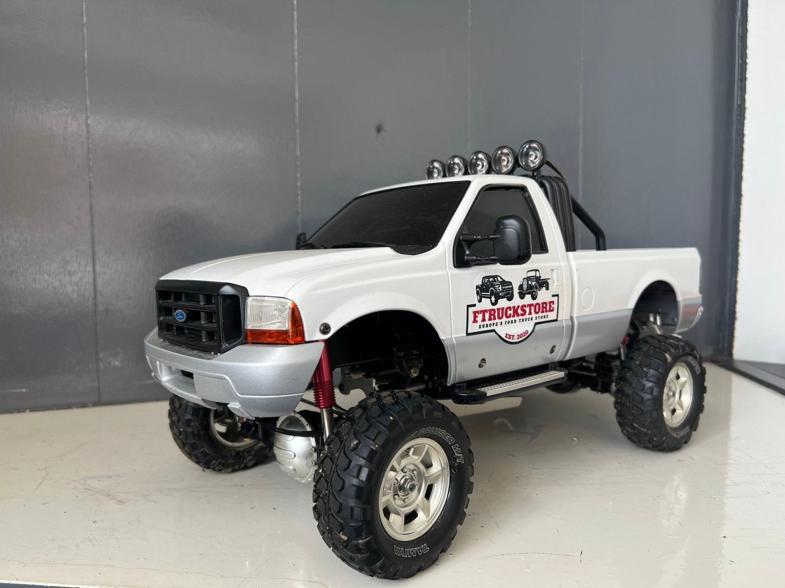 Tamiya Ford F350 HIGHLIFT, Hobby en Vrije tijd, Modelbouw | Radiografisch | Auto's, Japan, Auto offroad, Zo goed als nieuw, Tamiya
