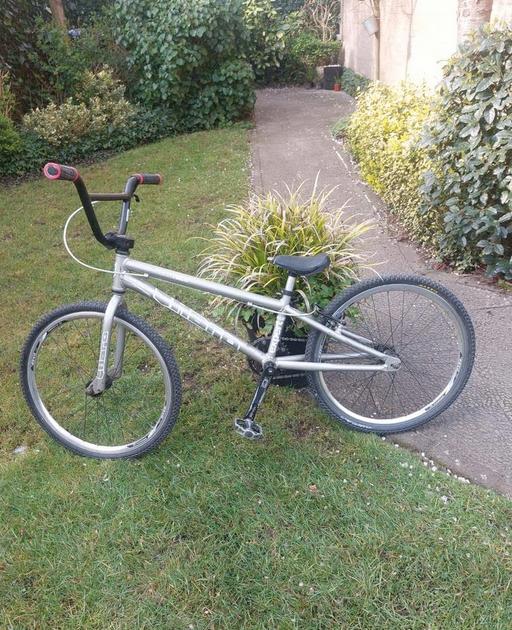 HARO bmx 20 inch plus helm, handschoentjes, kniebeschermers, Fietsen en Brommers, Ophalen, Gebruikt, Staal