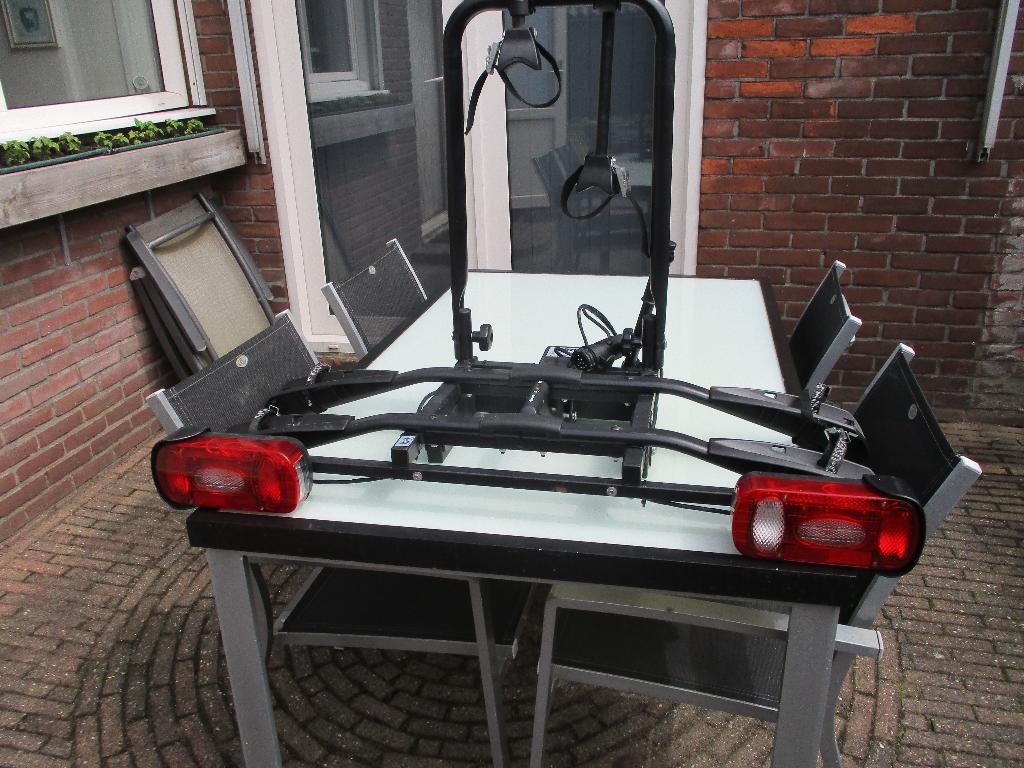 Pro-User Amber II Fietsendrager voor 2 Fietsen Kantelbaar, Auto diversen, Fietsendragers, Zo goed als nieuw, Trekhaakdrager, 2 fietsen
