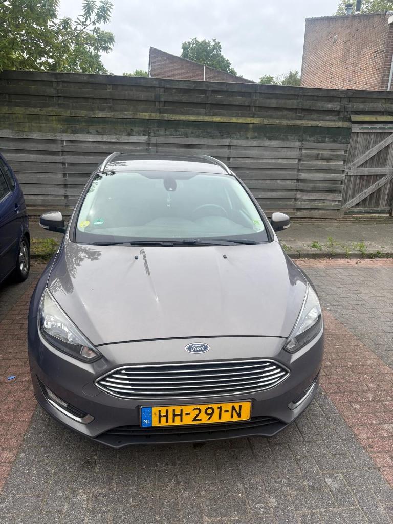 Ford Focus Wagon Titanium | CarPlay | Android Auto |, Auto's, Focus, Euro 5, Stof, 1261 kg