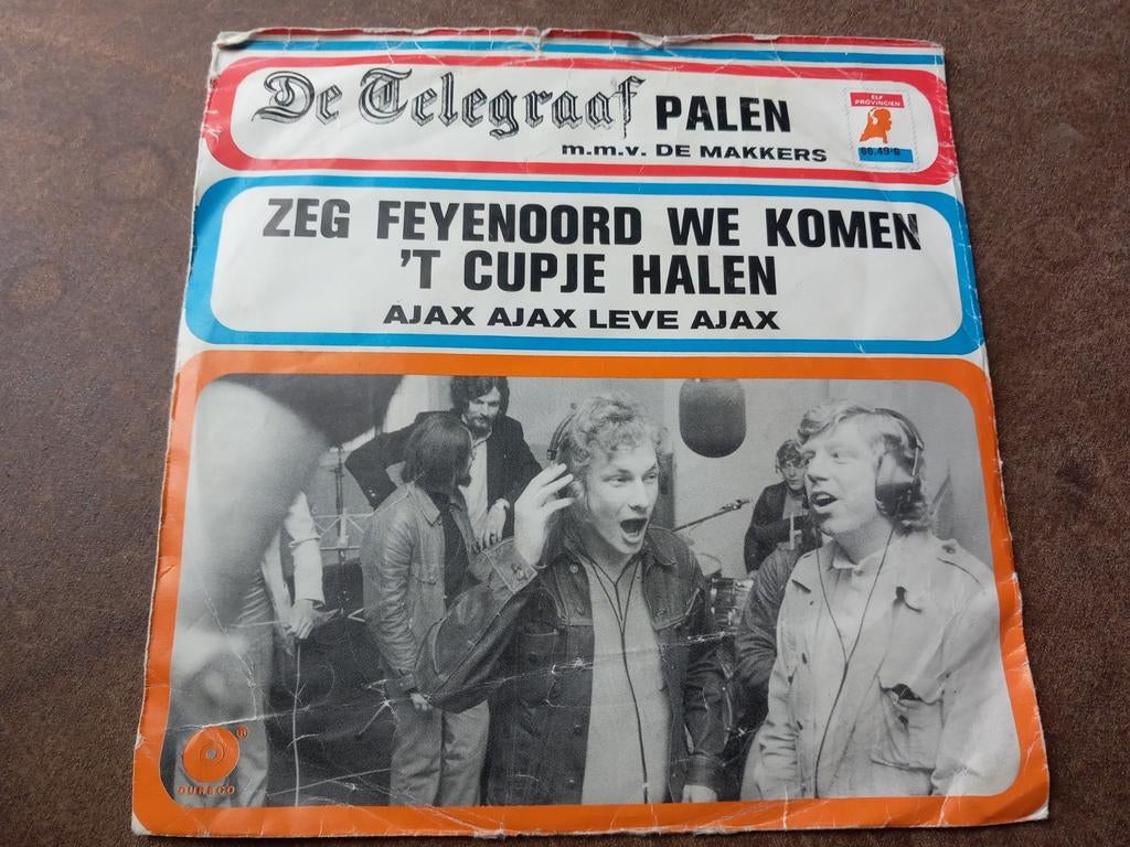 De Telegraaf Palen m.m.v. De Makkers - Zeg Feyenoord, Gebruikt, 7 inch, Single, Ophalen of Verzenden