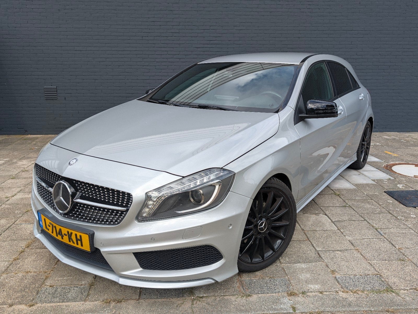 Mercedes A180 AMG-line | Carplay | Cruisecontrol | Bi-Xenon, Auto's, Voorwielaandrijving, 4 cilinders, 122 pk, 1595 cc