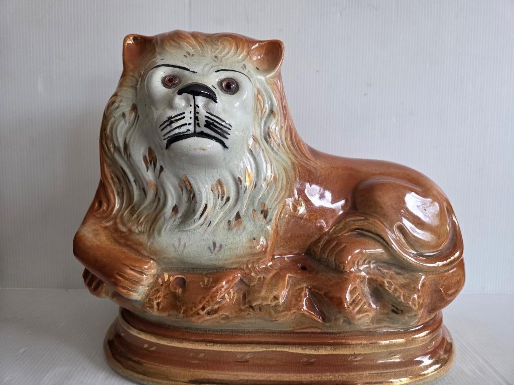 Staffordshire leeuw - Keramiek met glazen ogen, Ophalen of Verzenden