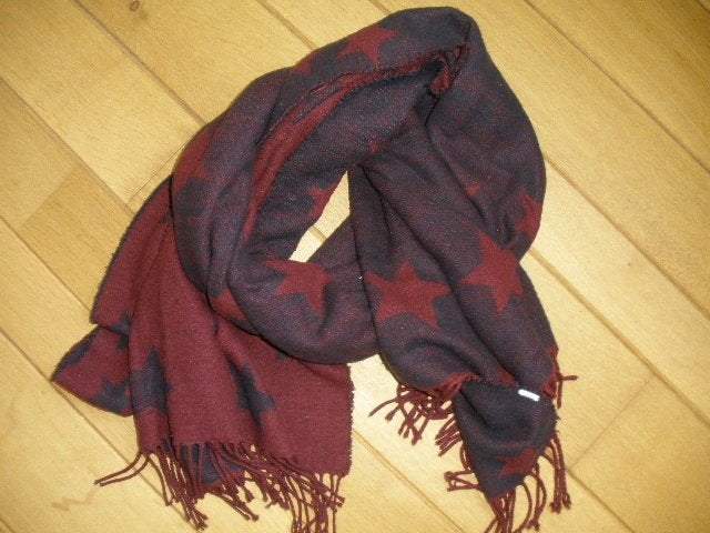 ESPRIT sjaal rood blauw met sterren, Ophalen of Verzenden, Zo goed als nieuw, Maat 46/48 (XL) of groter, Sjaal