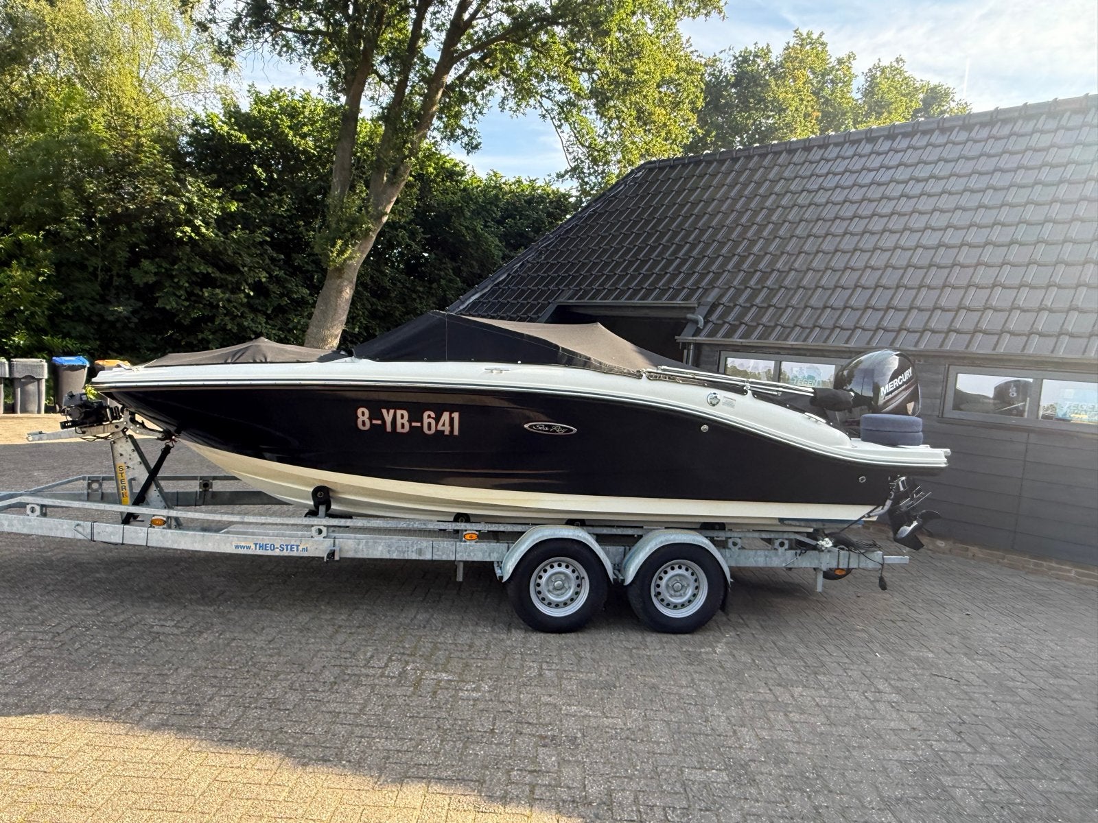 Sea Ray 190 SPX met 150 pk Mercury FourStroke (2019), Watersport en Boten, Motorboten en Motorjachten, Zo goed als nieuw, Polyester