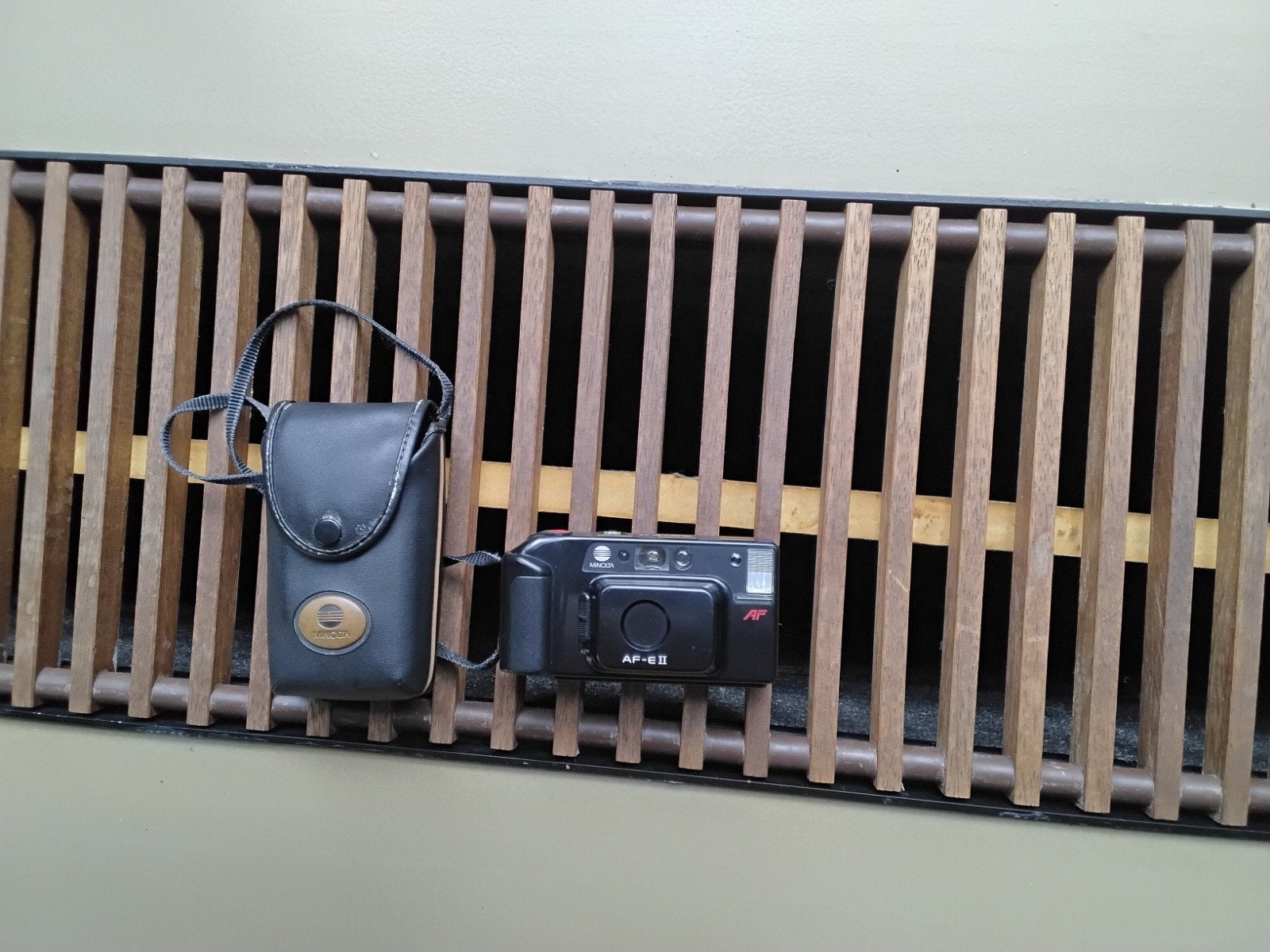 Minolta Vintage camera. Type AF-E11. Zwart mat., Ophalen of Verzenden, Gebruikt, Compact, Minolta