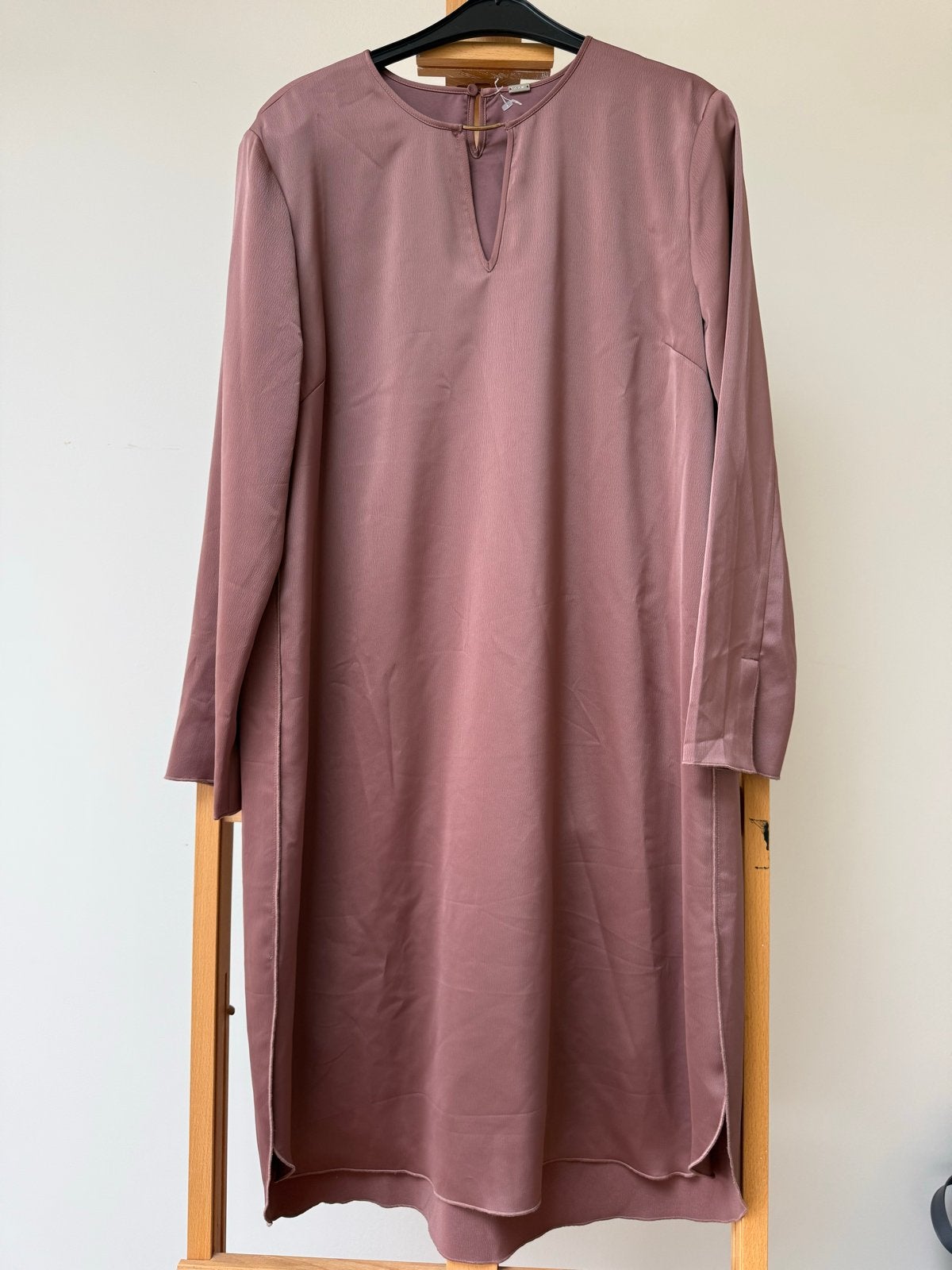 Nieuwe bruine Jurk van Gustav - Maat 42, Kleding | Dames, Verzenden, Maat 42/44 (L), Nieuw, Roze