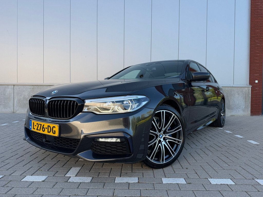 BMW 5-serie 530e xDrive iPerformance High Executive M-Sport, Auto's, BMW, 1998 cc, 120 €/maand, Plug-in hybride, Bedrijf