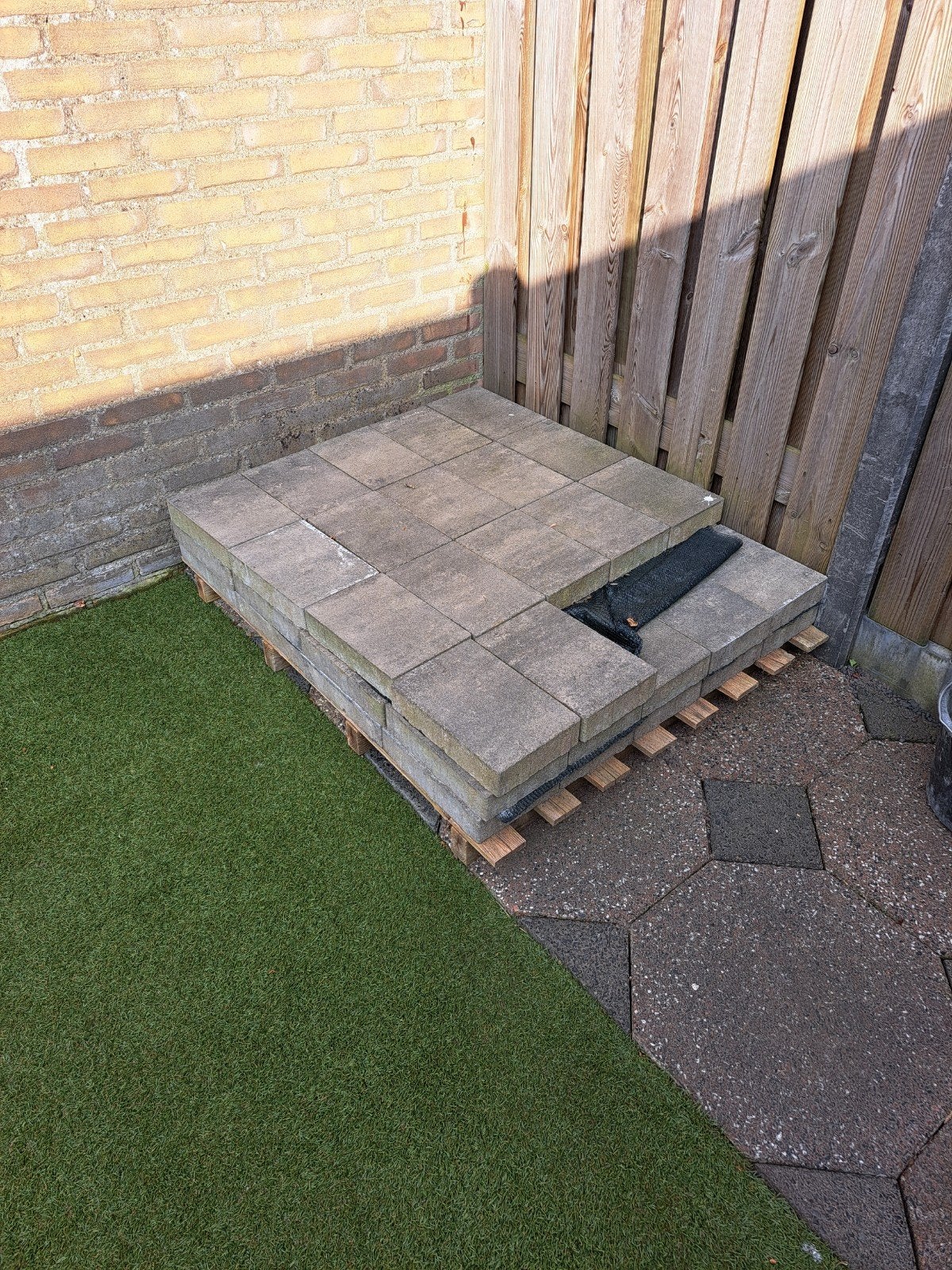 57 Gratis af te halen betontegels 30x20x6 cm, Ophalen, Zo goed als nieuw, Klinkers
