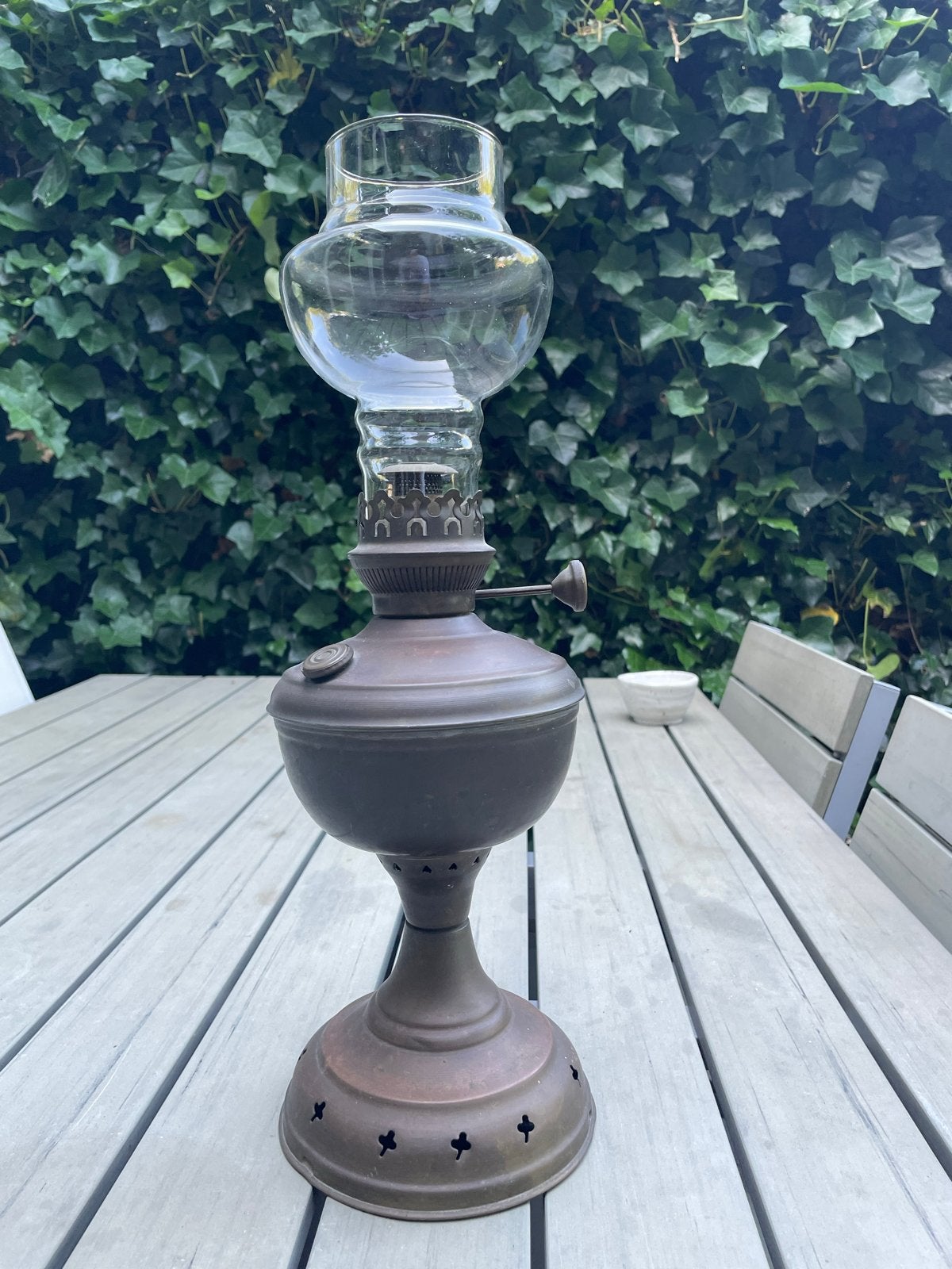 Antieke olielamp met glazen kap, Antiek en Kunst, Ophalen
