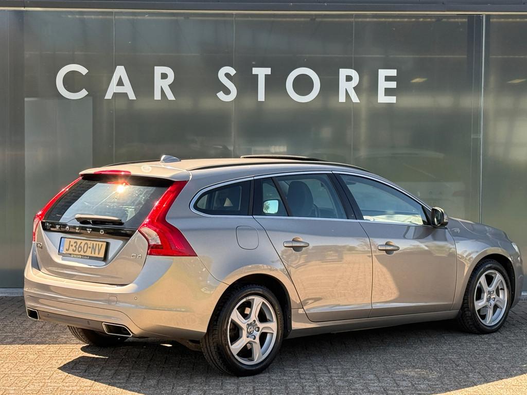 Volvo V60 2.0 D4 AUTOMAAT Momentum NAVI PDC SCHUIFDAK, Auto's, 4 cilinders, 23 km/l, Diesel, 168 €/maand
