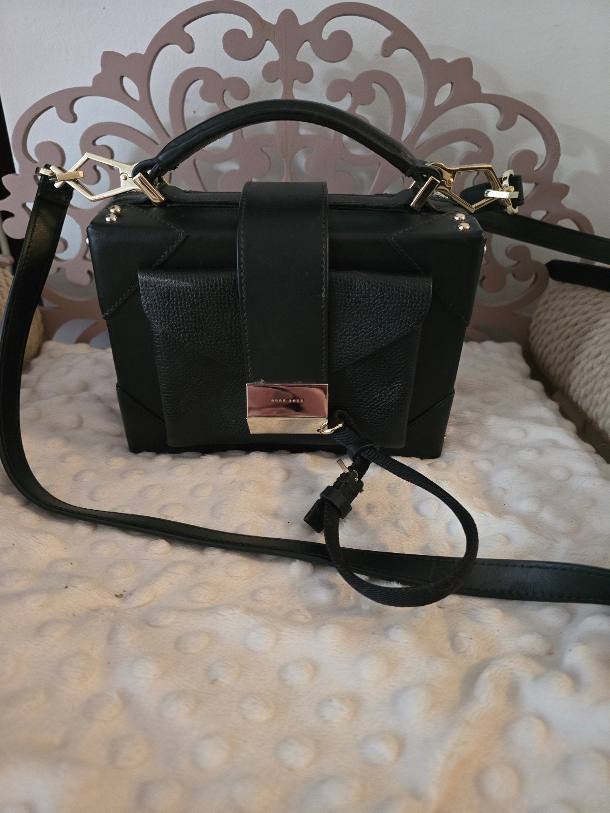 Hugo Boss Crossover Handtas - Zo goed als nieuw, Sieraden, Tassen en Uiterlijk, Ophalen of Verzenden, Zo goed als nieuw, Zwart