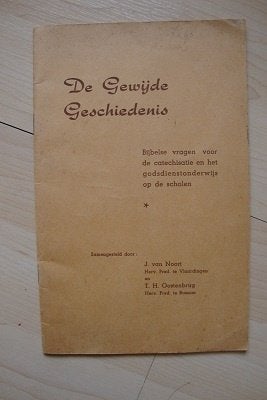 De gewijde geschiedenis BIJBELSE VRAGEN VOOR DE CATECHISATIE, Boeken, Godsdienst en Theologie, Ophalen of Verzenden, Gelezen