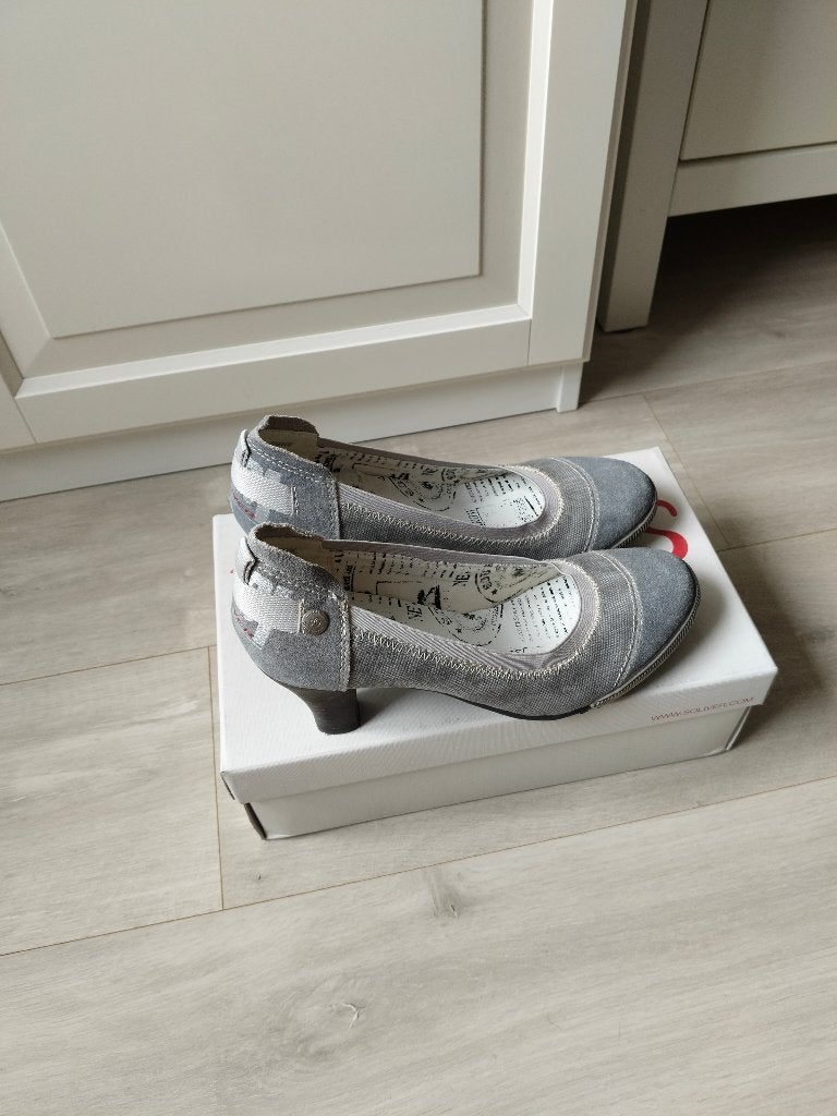 S Oliver pumps grijs/baluw maat 39, Ophalen, Pumps, Zo goed als nieuw, S.Oliver