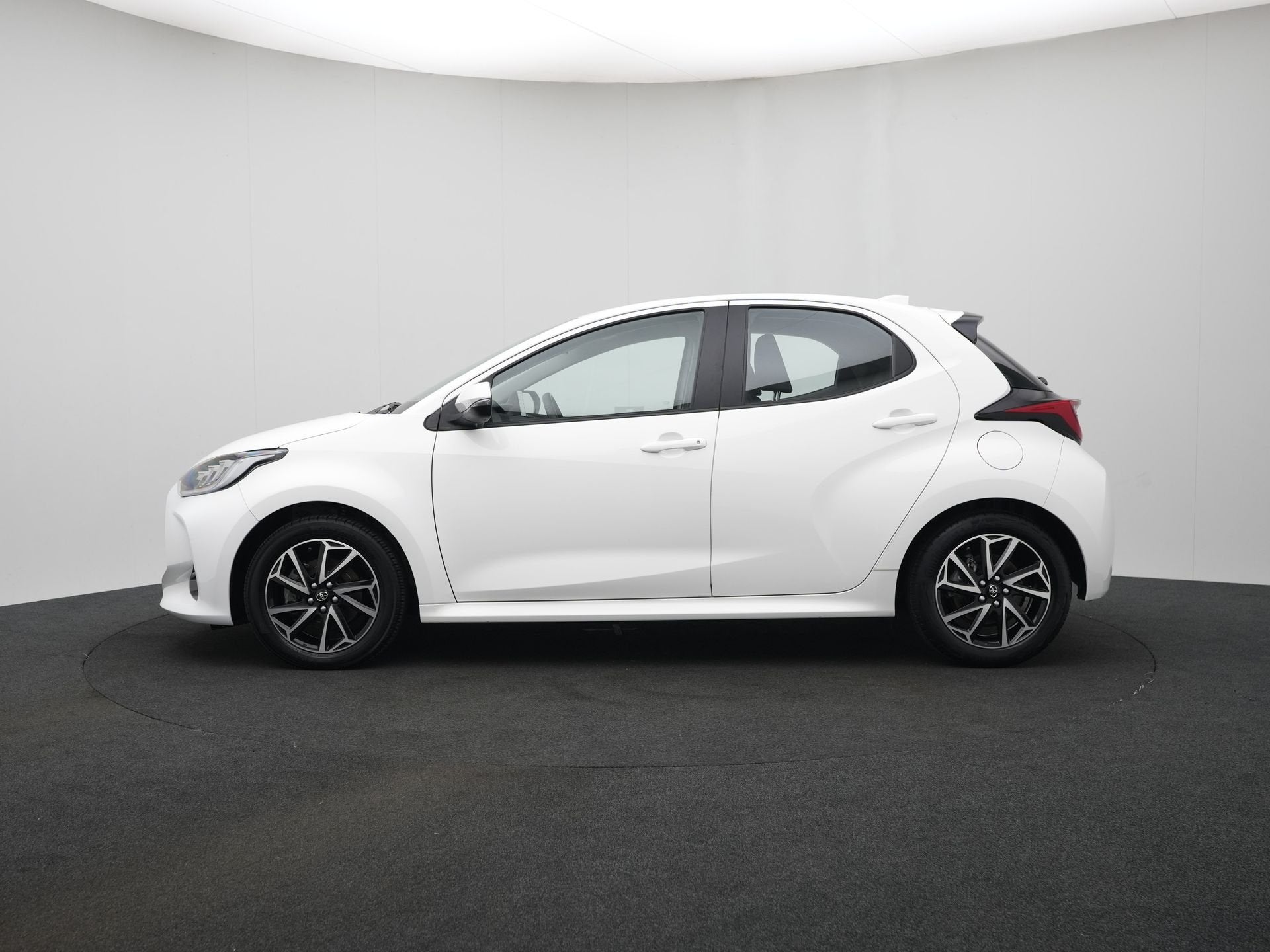 Toyota Yaris 1.5 Hybrid Dynamic | NL Auto | Dealer Onderhoud, Auto's, Toyota, 12 maanden, Gebruikt, Euro 6, Bedrijf