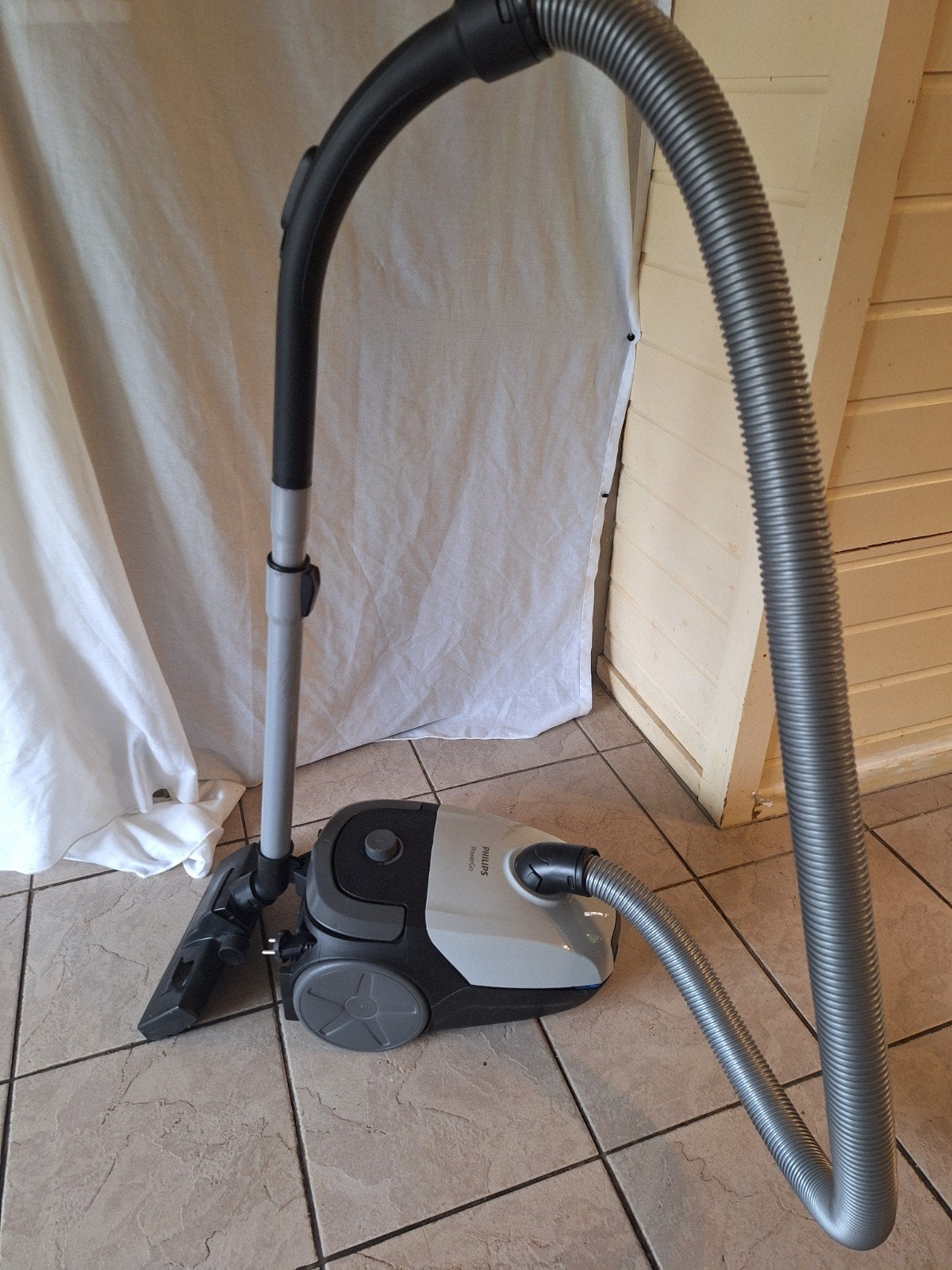 Philips PowerGo FC8253/09 Stofzuiger met zak, Witgoed en Apparatuur, Inclusief accessoires, Philips, Zo goed als nieuw, Sledestofzuiger