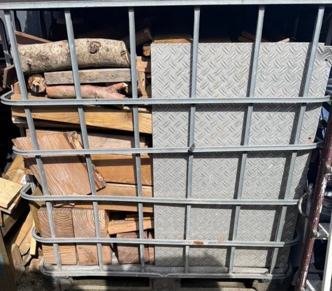 IBC vat gevuld met diverse houtsoorten, Minder dan 3 m³, Ophalen, Overige houtsoorten, Blokken