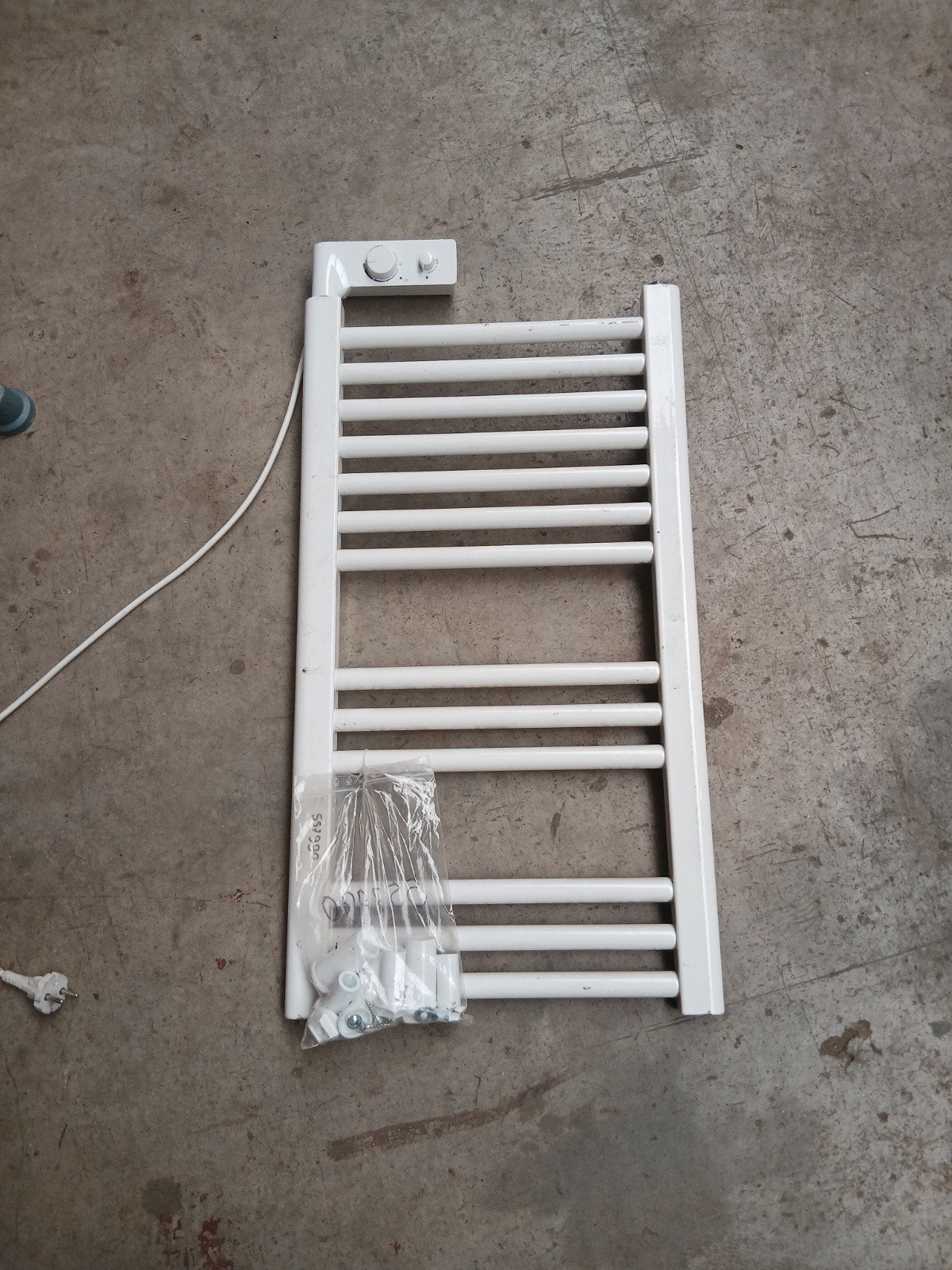 Elektrische handdoekradiator 80x40 cm - 300W, Ophalen