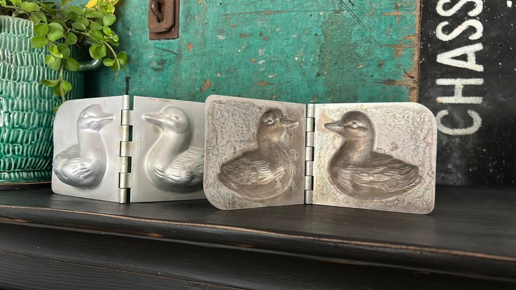 Twee franse chocolade mallen eendjes, Ophalen of Verzenden