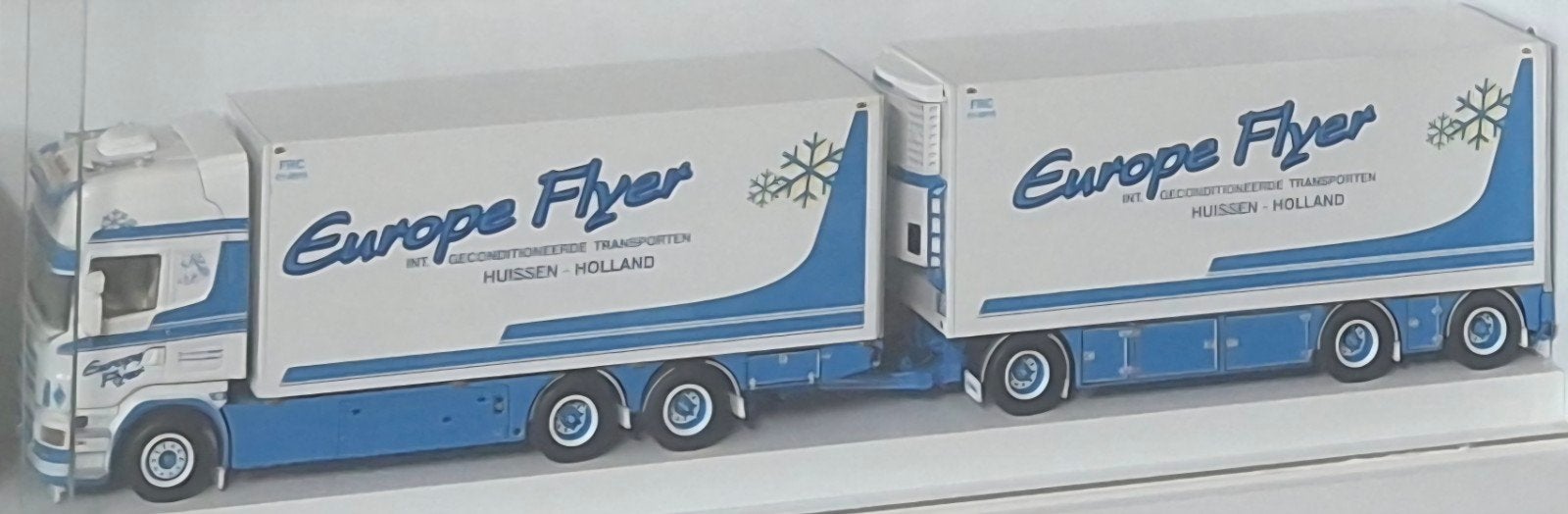 Wsi Scania R. Europe Flyer Huissen, Ophalen of Verzenden, Zo goed als nieuw, Bus of Vrachtwagen, Wsi