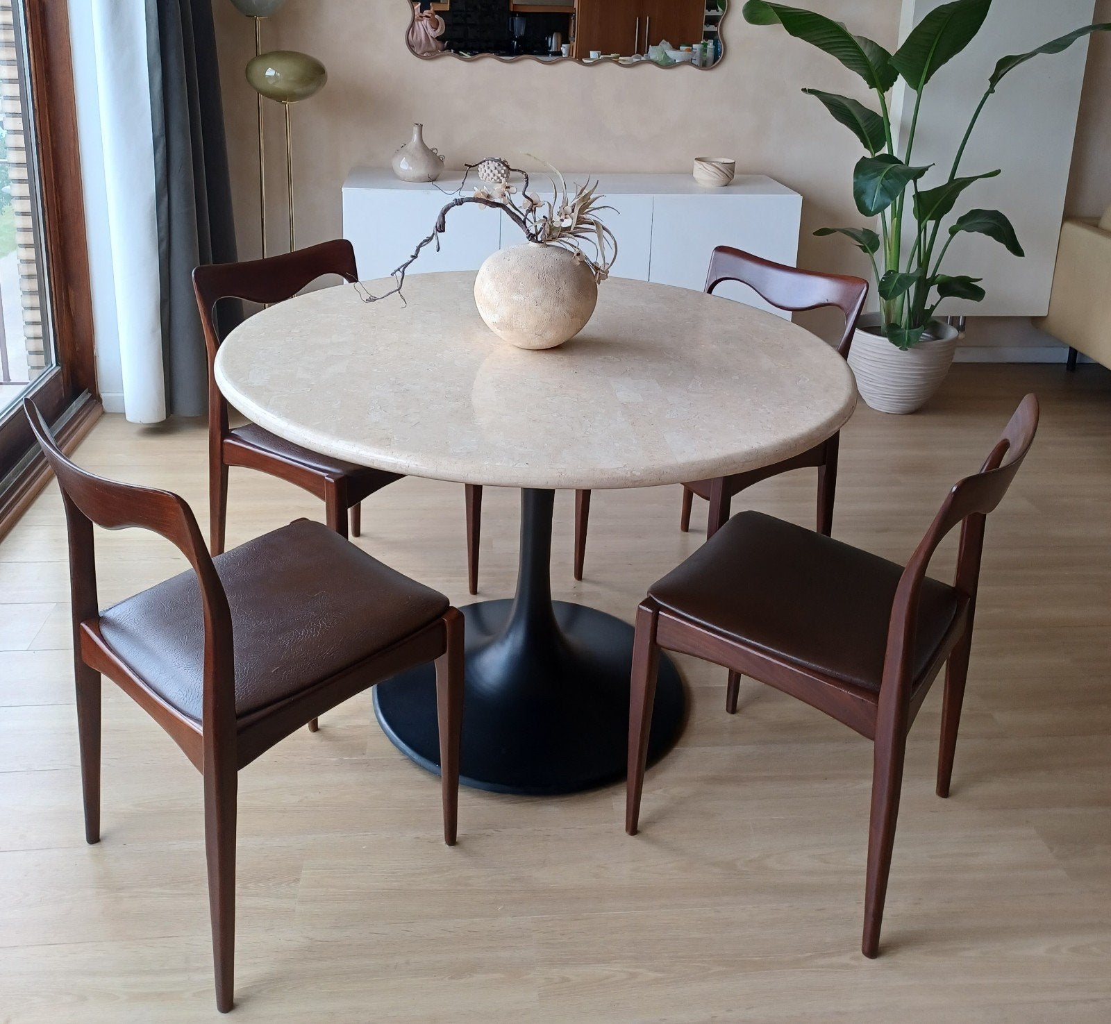 Prachtige eettafel van natuursteen mactan 120x120x77, Ophalen, 200 cm of meer, 50 tot 100 cm, Zo goed als nieuw