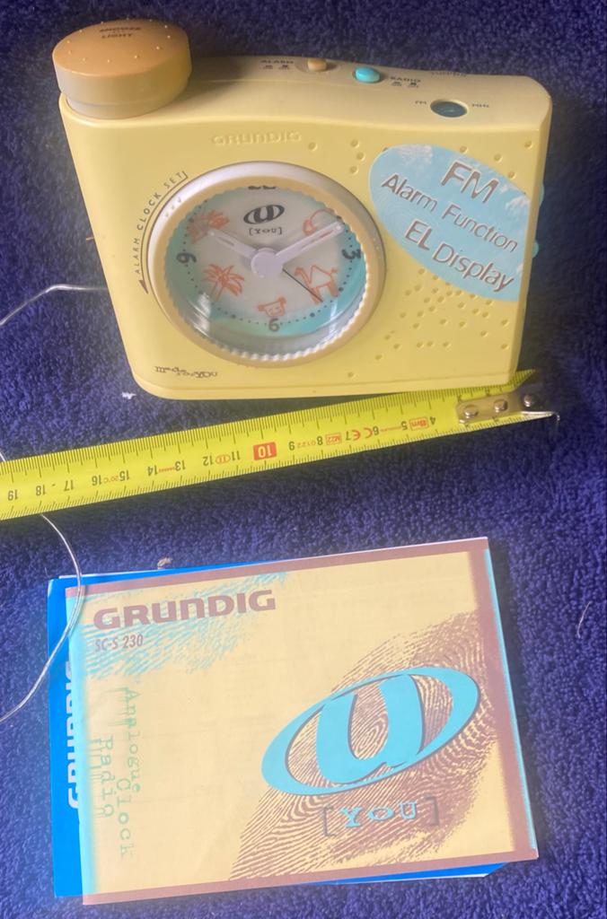 Vintage Grundig SC-S 230 Gele Wekkerradio FM Analoog NOS, Ophalen of Verzenden, Nieuw, Radio