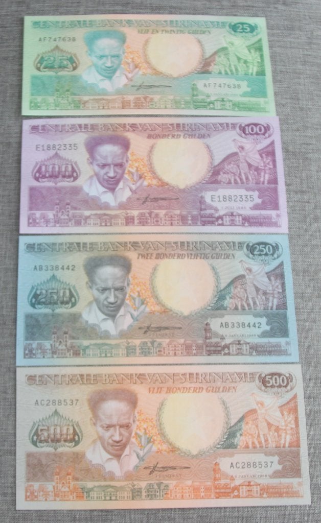 mooie set biljetten van 25-100-250-500 suriname ongebruikt, Ophalen of Verzenden, Setje