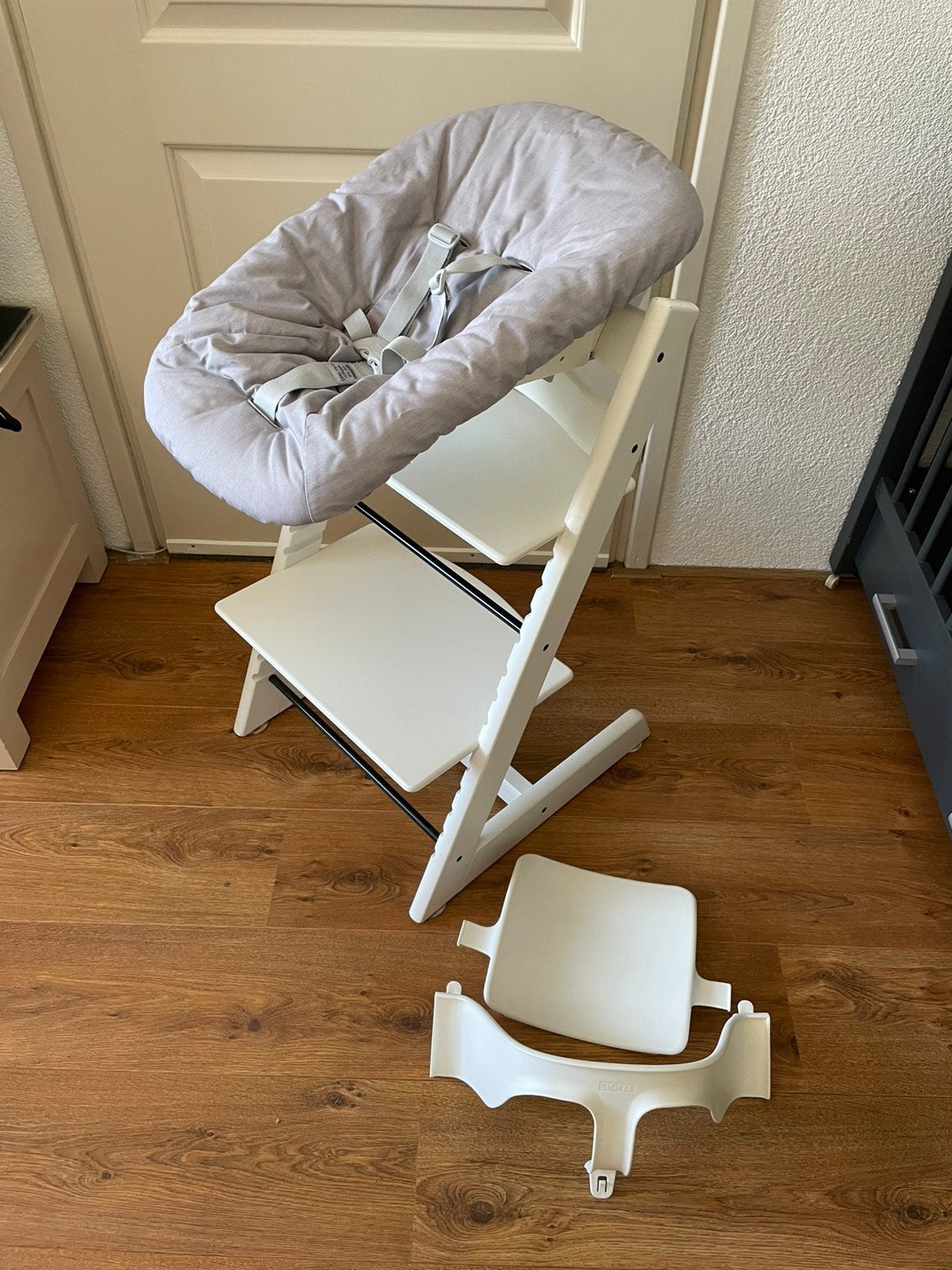 🧡 Mooie Witte Stokke Tripp Trapp Newborn 2standen Babyset🧡, Ophalen, Zo goed als nieuw, Meegroeistoel, Gordel(s)