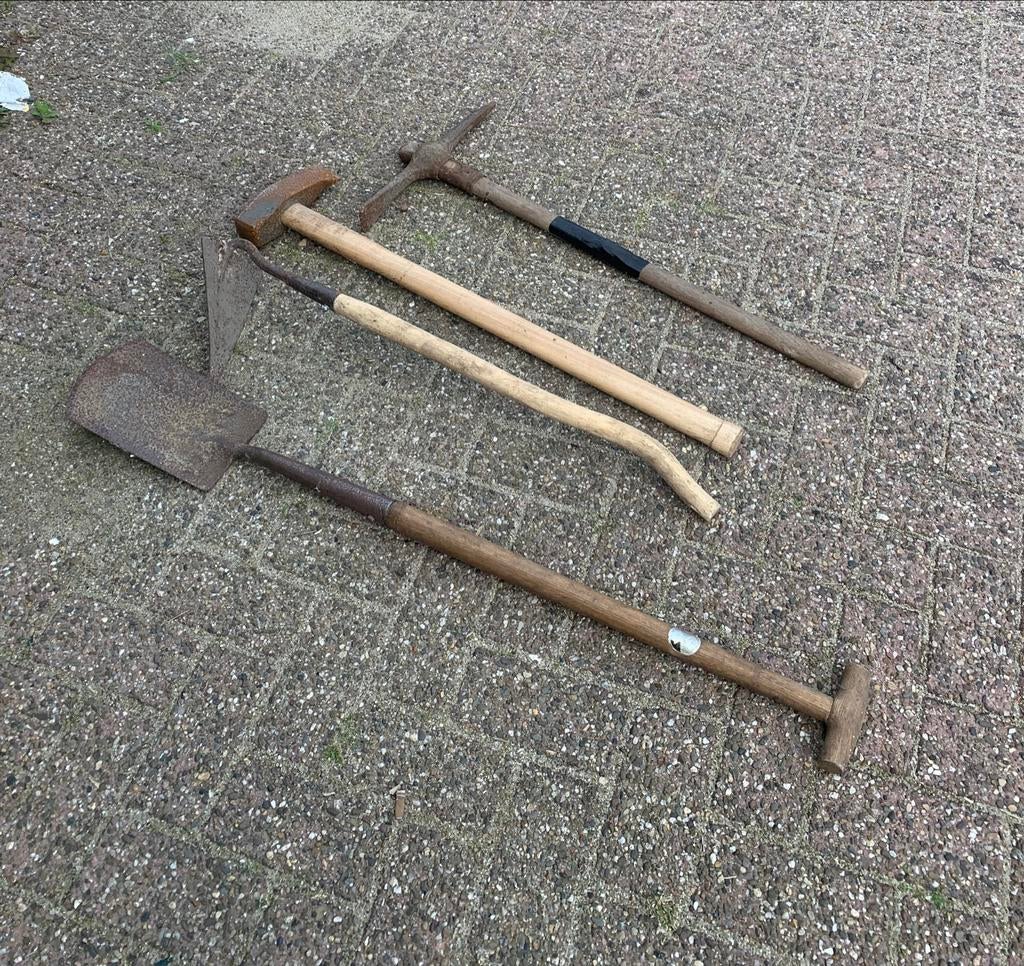 4 opgeknapte oude gereedschappen voor moestuin, Ophalen, Gebruikt, Schop