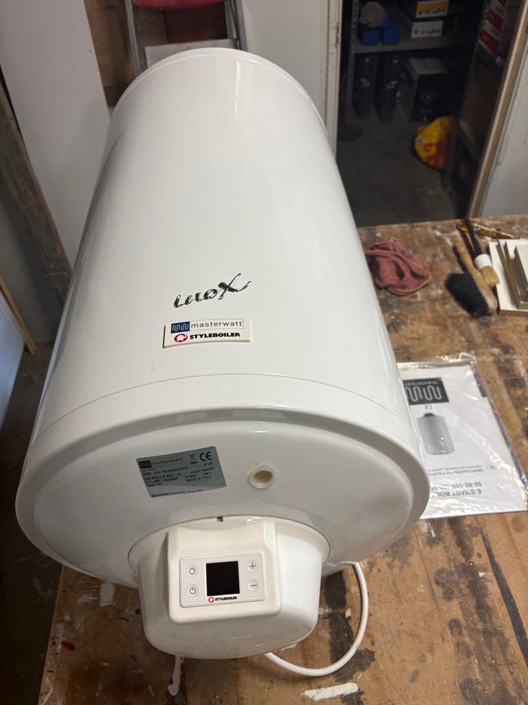 Masterwatt E smart boiler 80ltr, Gebruikt, 20 tot 100 liter, Minder dan 3 jaar oud, Boiler